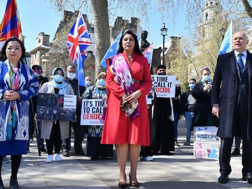 ئەنگلىيە ھۆكۈمىتى ئۇيغۇر قۇللۇق ئەمگىكى سەۋەبىدىن خىتايدا ئىشلەنگەن كۈنتاختىلارنى چەكلەيدىغانلىقىنى ئېلان قىلدى