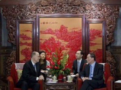 Cố vấn Thomas Donilon đàm đạo với phó chủ tịch Trung Quốc Vương Kỳ Sơn- zimbo photo