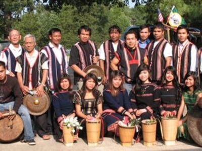 Một số bạn trẻ người dân tộc Thượng đã chọn Hoa Kỳ là nước thứ 3 đang sinh hoạt tại North Carolina