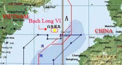 Vị trí của Bạch Long Ví (điểm màu vàng)