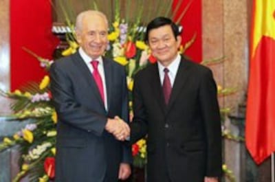 shimon-peres-truong-tan-sang-250.jpg