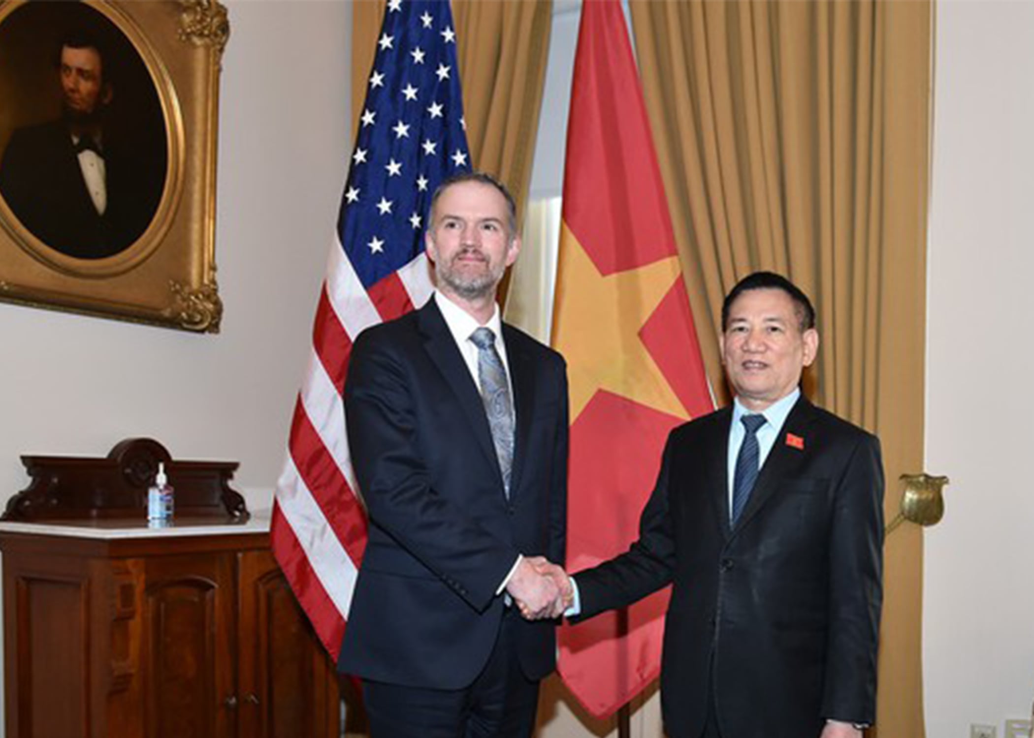 Vietnam, US to start trade talks as Trump eases tariffs for 90 days